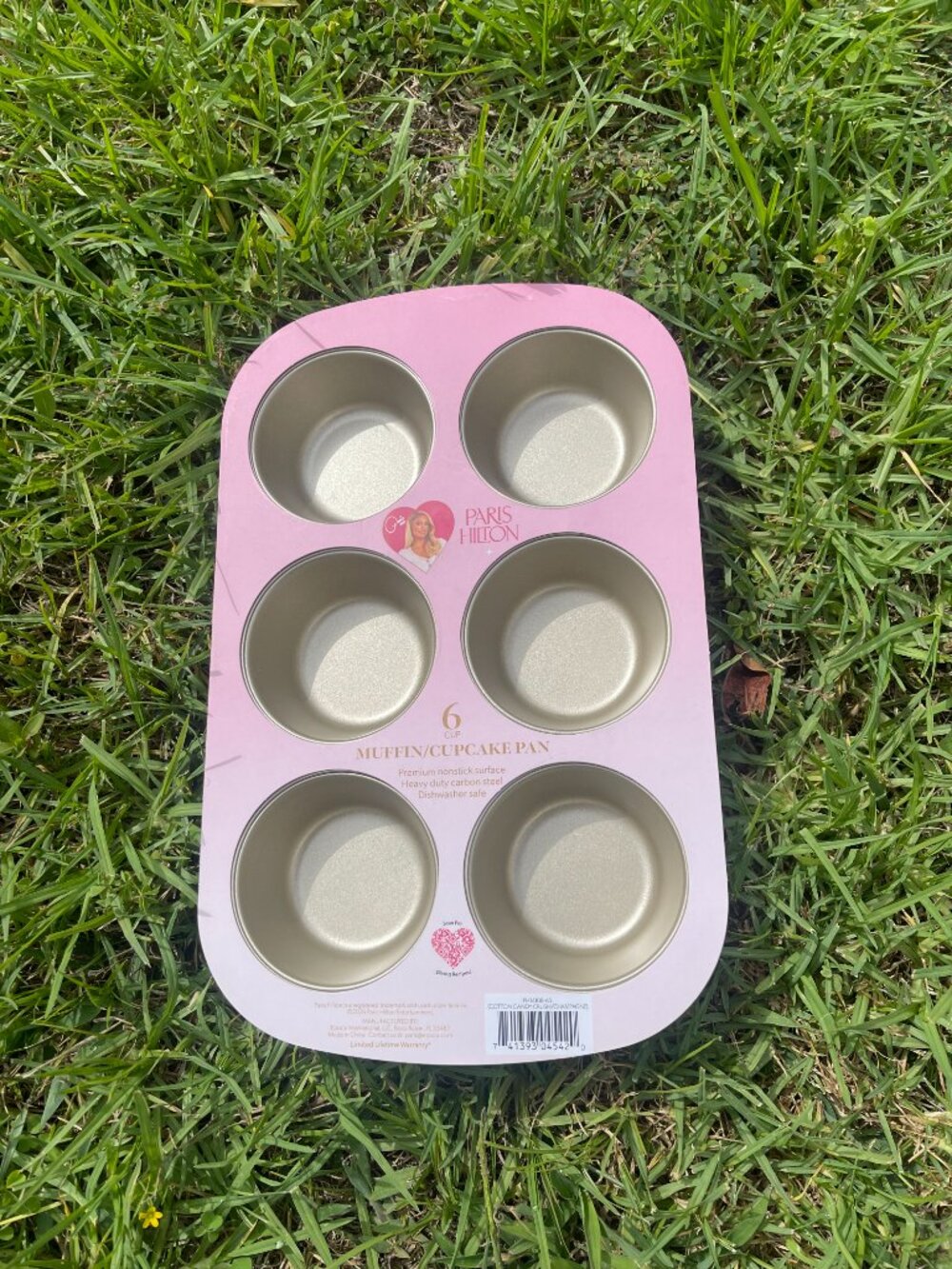 Paris Hilton Pink 6-Cup Muffin Cupcake Pan NWT
